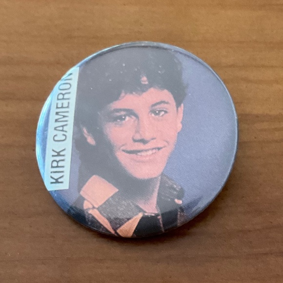 KIRK CAMERON Retro Button Pin Heartthrobs of the 80s! - Picture 1 of 2